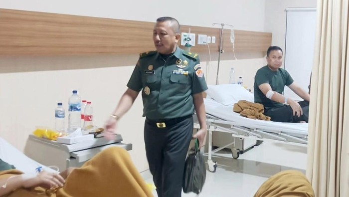Sebanyak 3 anggota TNI AD menjadi korban kecelakaan beruntun di Tol Cipularang Km 92. Ketiga personel TNI AD itu masih dirawat di rumah sakit (RS). (dok IG @sthm.official)