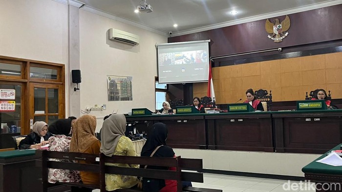 Sidang polwan bakar suami di Mojokerto