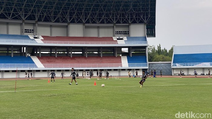 Suasana latihan PSIM Jogja di Stadion Mandala Krida, Umbulharjo, Kota Jogja, Selasa (12/10/2024).
