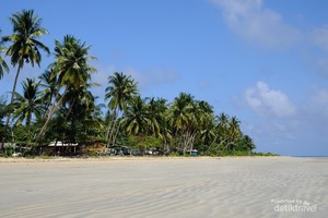 Pesona Bahari Pulau Bunguran Besar di Natuna yang Tak Ada Dua