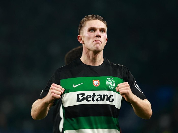 Soccer Football - Champions League - Sporting CP v Manchester City - Estadio Jose Alvalade, Lisbon, Portugal - November 5, 2024 Sporting CPs Viktor Gyokeres celebrates scoring their third goal REUTERS/Pedro Nunes