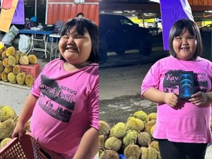 5 Aksi Menggemaskan Bocah Saat Bantu Orangtua Jual Makanan