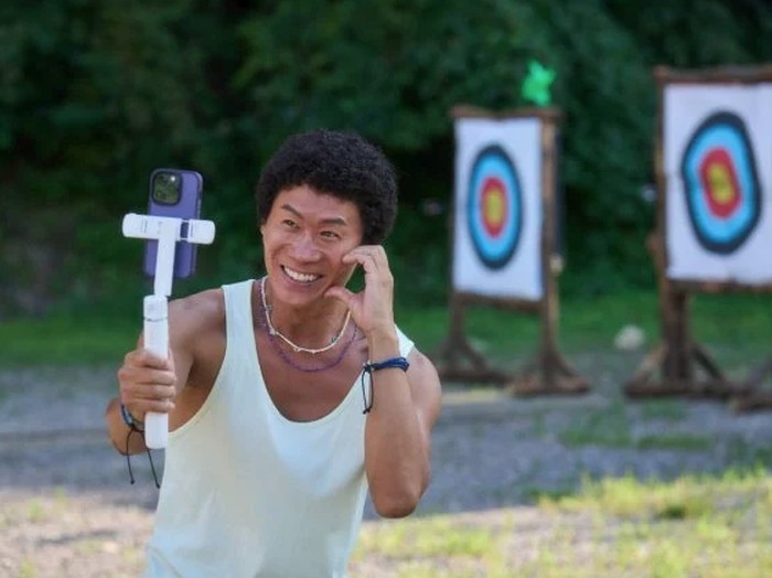 Cuplikan adegan dalam film Amazon Bullseye.