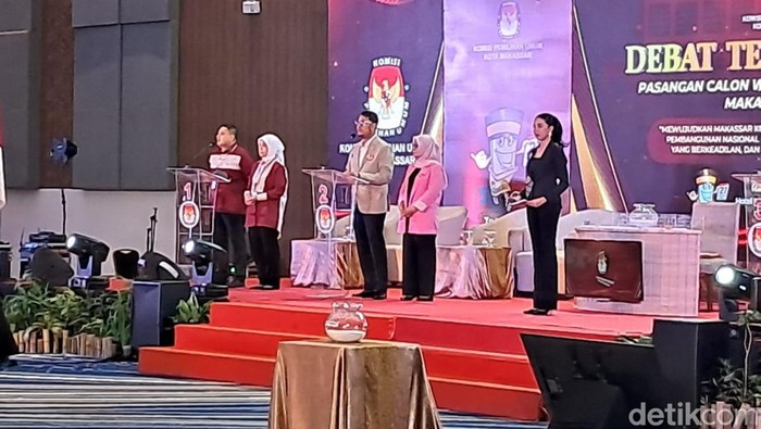 Pasangan calon nomor urut 2, Andi Seto Gadhista Asapa-Rezki Mulfiati Lutfi (Seto-Rezki) saat memaparkan visi dan misi dalam debat kedua Pilkada Makassar 2024.