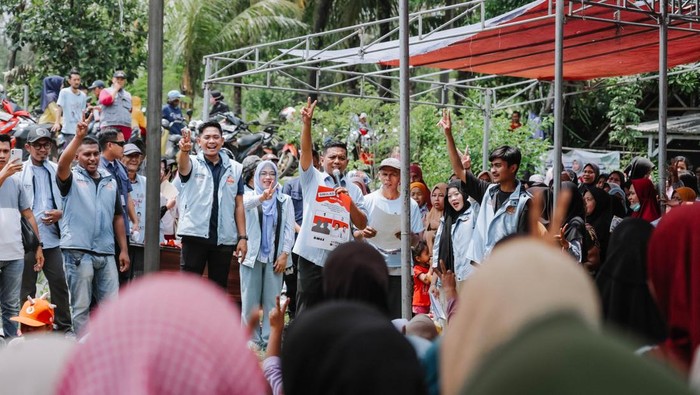 Cagub Banten nomor urut 02 Andra Soni menjanjikan aturan agar pihak industri menyerap tenaga kerja lokal di Kabupaten Tangerang, Banten. (dok Istimewa)