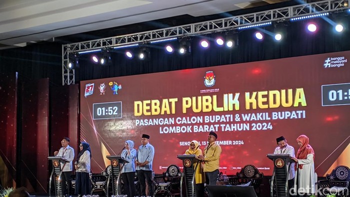 Debat kedua Pilbup Lombok Barat, Rabu malam (13/11/2024). (Ahmad Viqi/detikBali).