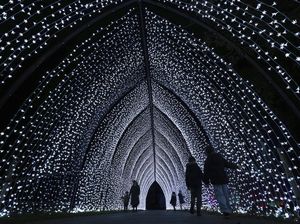 Gemerlap Cahaya Natal di Kew Gardens London