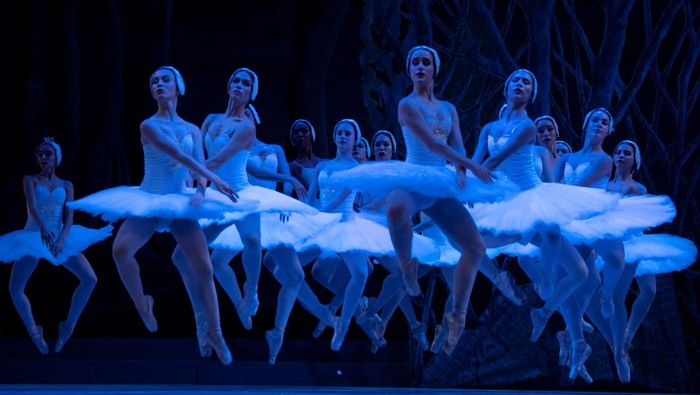 Ballet dancers perform Swan Lake during the 28th Alicia Alonso International Ballet Festival of Havana at the National Theatre in Havana, Cuba, November 1, 2024. REUTERS/Alexandre Meneghini