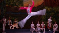 Gemulai Para Balerina di Festival Balet Internasional Gemulai Para Balerina di Festival Balet Internasional