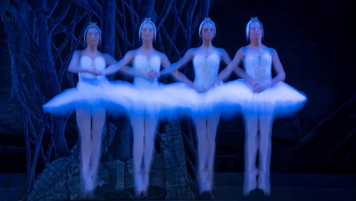 Ballet dancers perform Swan Lake during the 28th Alicia Alonso International Ballet Festival of Havana at the National Theatre in Havana, Cuba, November 1, 2024. REUTERS/Alexandre Meneghini