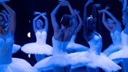 Gemulai Para Balerina di Festival Balet Internasional Gemulai Para Balerina di Festival Balet Internasional