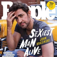 John Krasinski dinobatkan sebagai Pria Terseksi 2024 oleh majalah People. John pun mengaku tidak percaya atas julukan barunya itu. Dalam wawancara dengan People, aktor 45 tahun itu pun memberikan reaksi yang tidak biasa. Foto: Dok. People