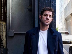 Foto: Aktor John Krasinski Dinobatkan sebagai Pria Terseksi 2024