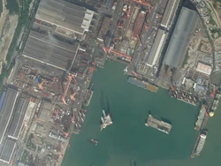 Gambar Satelit Ungkap China Bangun Kapal Induk Misterius