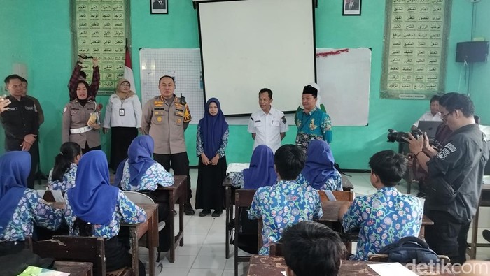 Kapolresta Malang Kota edukasi pelajar SMP