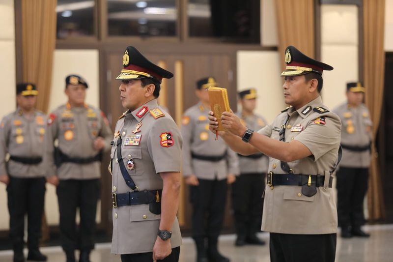 Kapolri Jenderal Listyo Sigit Prabowo lantik Komjen Ahmad Dofiri jadi Wakapolri