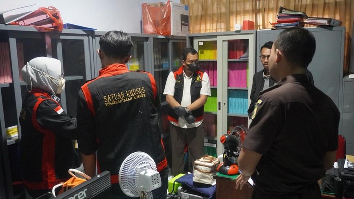 Kejari Ponorogo geledah SMK PGRI 2 Ponorogo