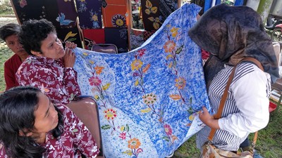 Keren! Batik-batik Ini Karya Penyandang Disabilitas