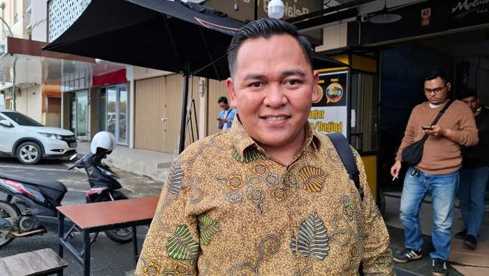 Ketua Bawaslu Kepri Kepri, Zulhadril Putra. (Istimewa)