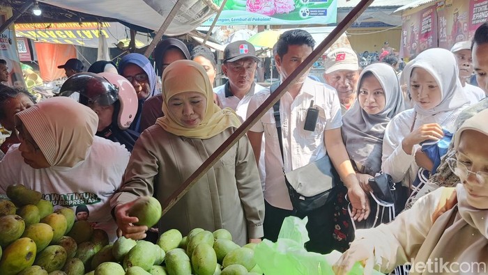 Khofifah di Pasar Besar Lumajang