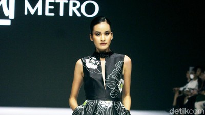 8 Koleksi SebastianRed by Sebastian Gunawan untuk Metro Department Store