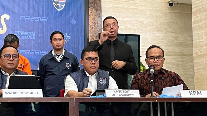 Komisioner KPAI Kawiyan (kanan) (Rumondang N/detikcom)