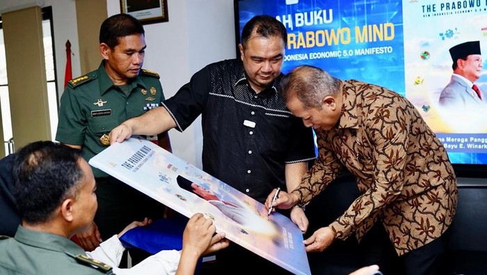 Wakil Menteri Koperasi (Wamenkop) Ferry Joko Juliantono, sekaligus alumni Fakultas Ekonomi Universitas Pajajaran angkatan tahun 1987