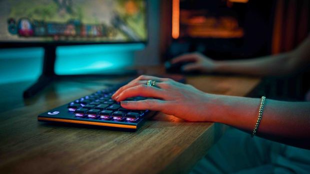 Logitech G915 X