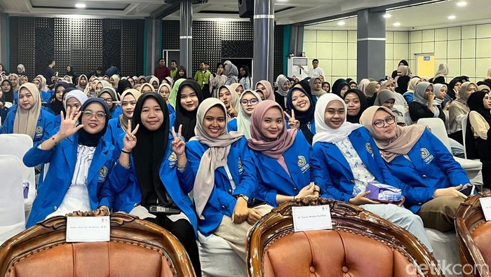 Mahasiswa saat menghadiri acara detiksumut #GoesToCampus digelar di Auditorium UMSU. (Foto: Finta Rahyuni/detikSumut)