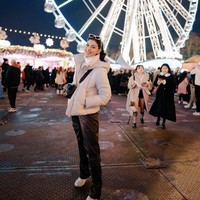 Medina Dina belakangan tengah jadi sorotan karena digosipkan menjadi pacar baru Gading Marten. Medina Dina sendiri dikenal sebagai seorang aktris, selebgram, dan juga presenter Indonesia. Foto: Instagram/@medinadinaaa