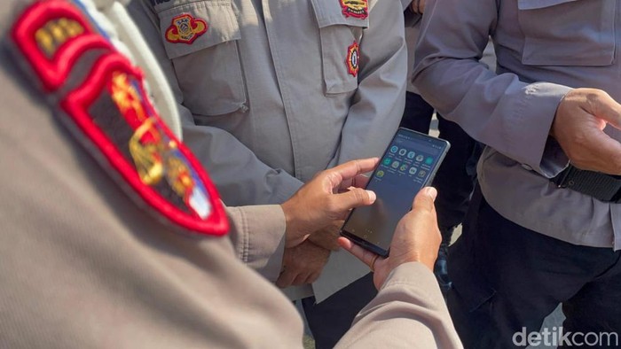 Pemeriksaan HP polisi cegah judi online