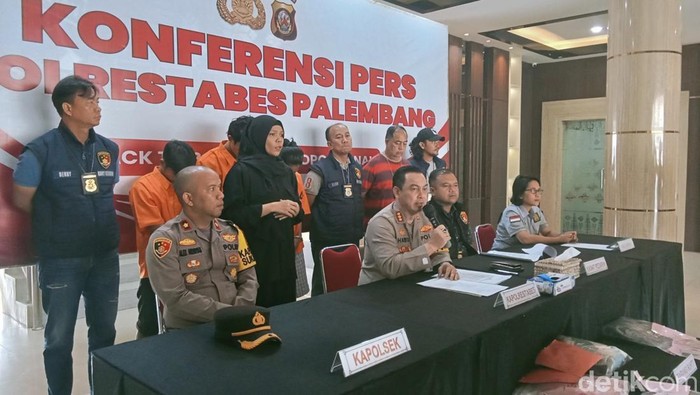 Pencuri motor milik kurir di Palembang saat diamankan polisi