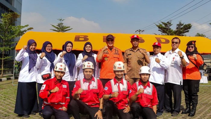 Pj Wali Kota Cimahi, Dicky Saromi bersama stakeholder usai apel kesiapsiagaan bencana