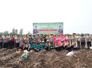 Dukung Asta Cita, Polres Ponorogo Tanam Jagung-Tebar Benih Ikan
