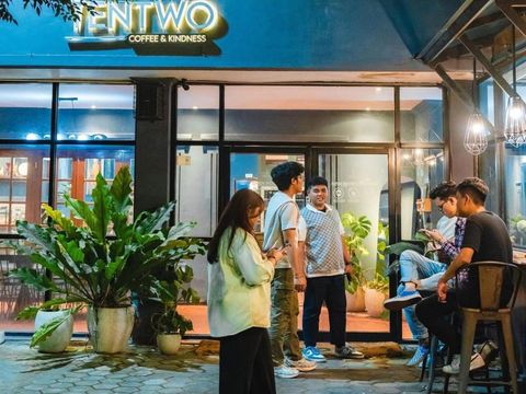 Rekomendasi cafe untung bersantai di Surabaya