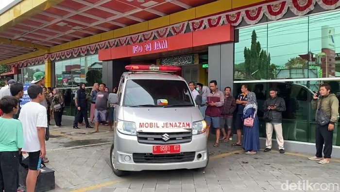 Situasi di RSI Muhamadiyah Siti Aminah Bumiayu tempat para siswa SMPN 2 Bumiayu dirawat usai tersambar petir, Rabu (13/11/2024).