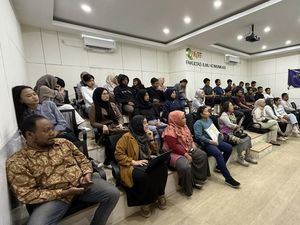 Unitomo Gelar Kuliah Umum Soal Big Data dan Literasi Digital