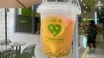 Segarnya Seruput Fruit Tea Viral di Blok M, Isinya Buah Segar!