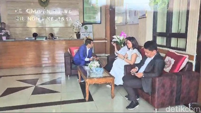 tengku dewi dan andre andika saat ditemui di pa cibinong