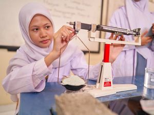Toyota Kawal Siswa Makassar Ciptakan Biofuel dari Limbah Buah