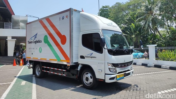 Truk listrik Fuso eCanter.