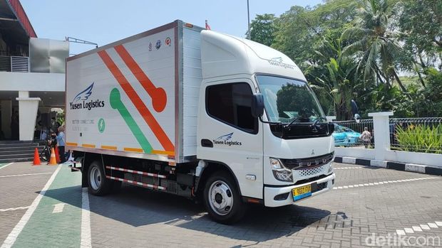 Truk listrik Fuso eCanter.
