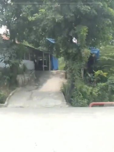 Wanita ini menunjukkan rumahnya berada di dalam pabrik, mendadak viral di TikTok.