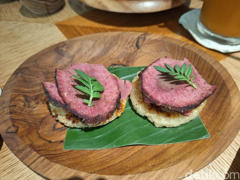 Young Restaurant di Jl. Wijaya II, Jakarta Selatan