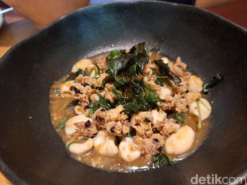Young Restaurant di Jl. Wijaya II, Jakarta Selatan