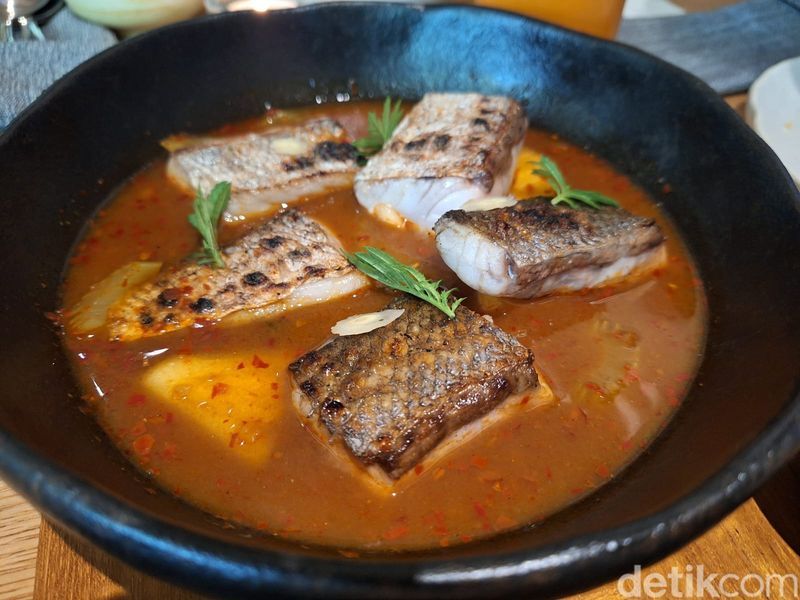 Young Restaurant di Jl. Wijaya II, Jakarta Selatan