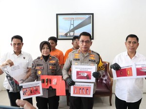 2 Pria Bangkalan Diamankan gegara Simpan 3 Senpi Rakitan