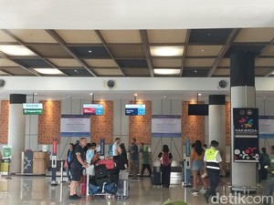 Pesawat Mulai Mendarat di Bandara Komodo Hari ini