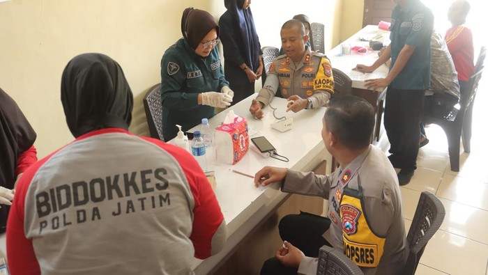 Anggota Polres Mojokerto jalani pemeriksaan kesehatan
