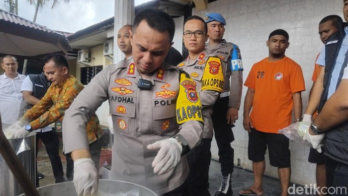 Barang bukti  sabu dimusnahkan di Polres Asahan. (Perdana Ramadhan/detikSumut).